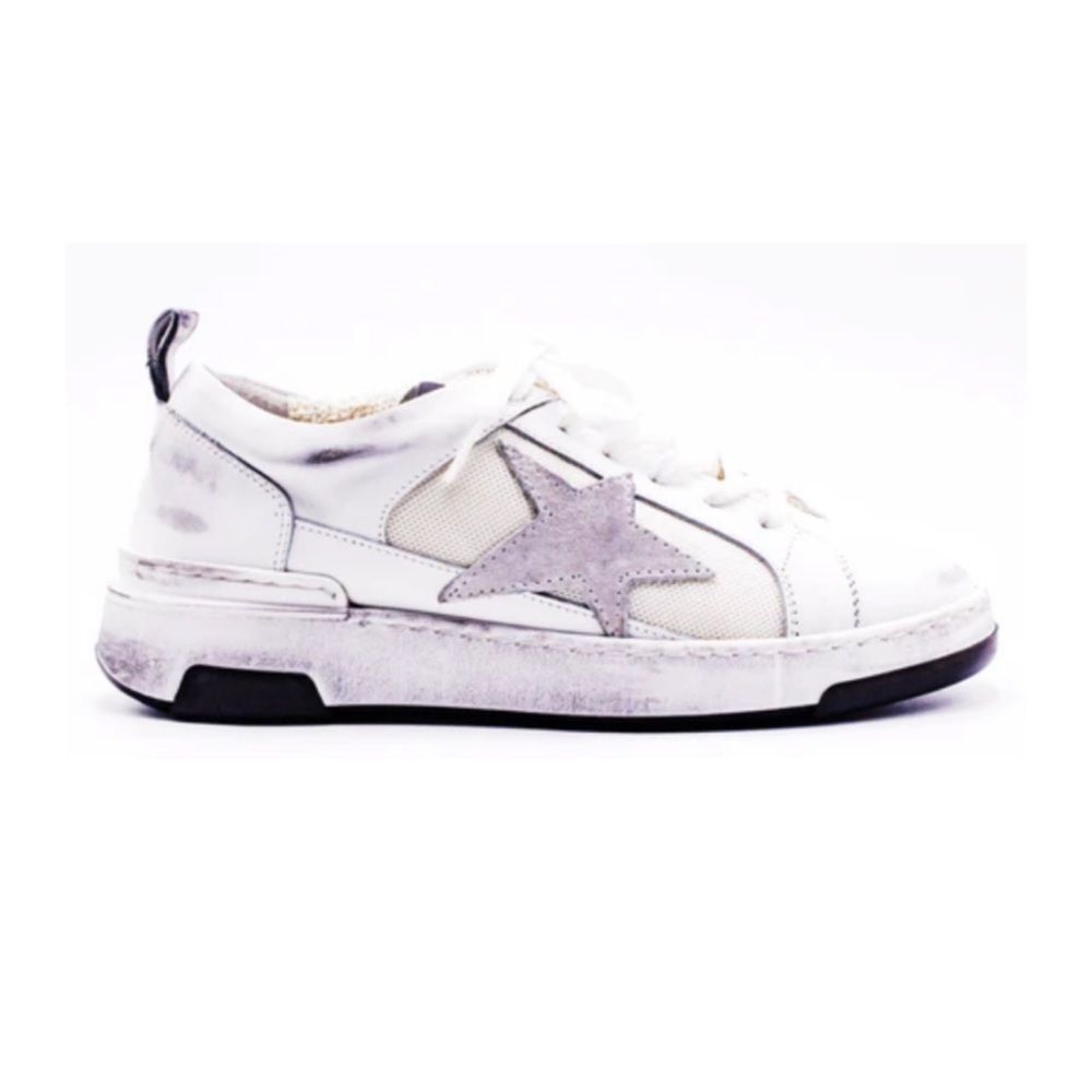 Piranha Elys Sneaker, Size 7.5